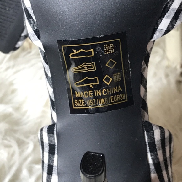 Qupid black and white checkered woman’s heels size 7 - Picture 5 of 5